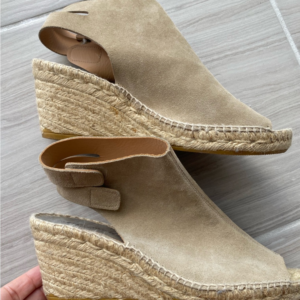 Bettye Muller beige suede espadrille peep toe wedge sandals. Size 40 / 10